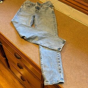 Junior's Levi's Wedgie jeans, size 25